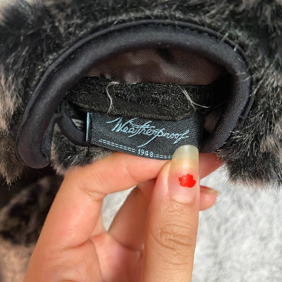 Black fuzzy fur women’s gloves - Picture 5 of 5